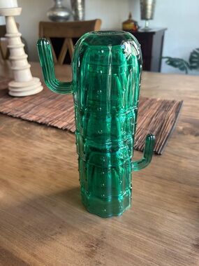 Slant Collection stacking green cactus glass set
